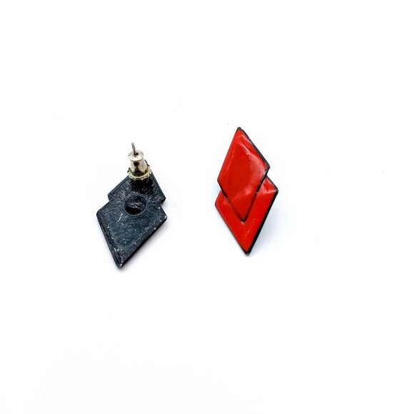 Cast Enamel Bold Stud Earrings, Red and Black Overlapping Diamond Shapes - Picture 4 of 4